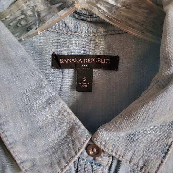 Banana Republic Sleeveless Denim Chambray Collared Button Down Blouse - Picture 4 of 8